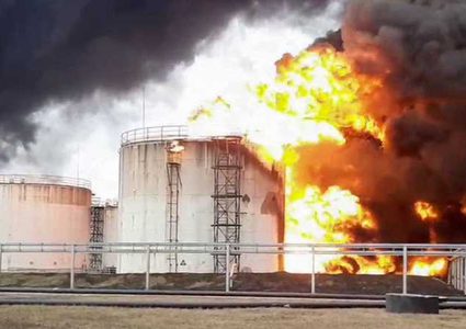 مصرع ١٧ شخصا في حريق مستودع وقود في إندونيسيا