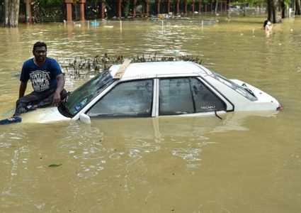 فيضانات في ماليزيا تجبر الآلاف مغادرة منازلهم