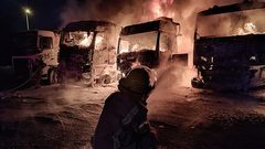 حريق 5 شاحنات في مدينة اللد