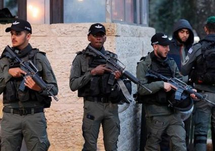 سلطات الاحتلال تبعد خطيب "الأقصى" عن المسجد لمدة أسبوع