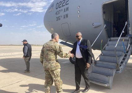 وزير الدفاع الأميركي في بغداد في زيارة غير معلنة