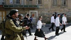 مستوطنون يقتحمون بلدة كفل حارس شمال سلفيت