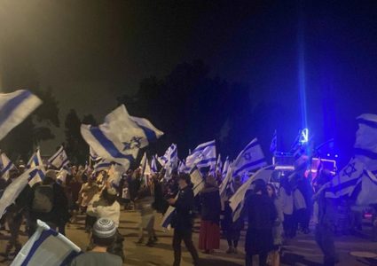 مستوطنون يعتدون على شاب مقدسي