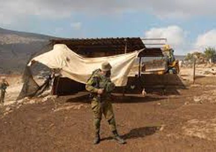 الاحتلال يعتقل مواطنا من خربة الحديدية في الأغوار الشمالية