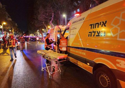 3 إصابات بينها حالة حرجة بعملية إطلاق نار قرب مقهى في تل أبيب