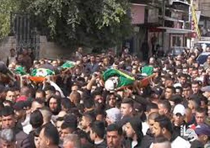 جماهير غفيرة في جنين تشيع جثامين الشهداء الثلاثة إلى مثواهم الأخير