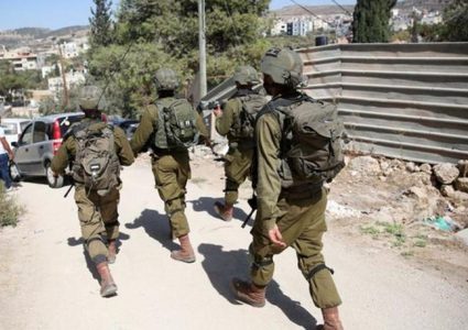 الاحتلال يقتحم قرية سنيريا ويفتش عددا من المنازل