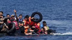 خفر السواحل التونسي ينقذ أكثر من ألف مهاجر في ليلة واحدة