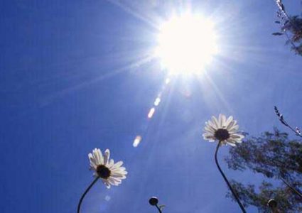 الطقس: درجات الحرارة أعلى من معدلها بحدود 5 درجات مئوية