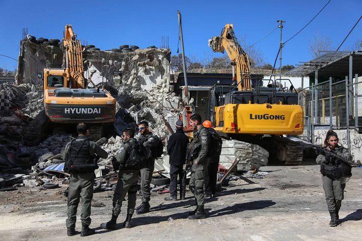 سلطات الاحتلال تهدم معمل طوب في حي واد الجوز بالقدس