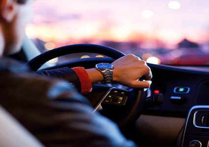 تطبيقات تساعد على قيادة السيارة بسهولة