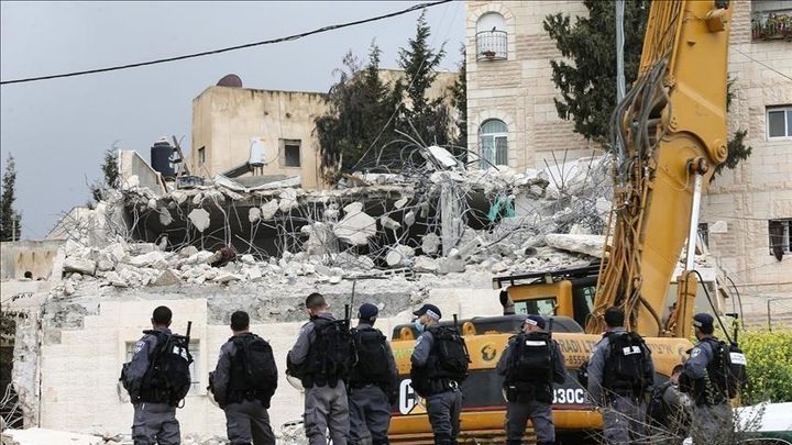 الاحتلال يستكمل هدم منزل في أم طوبا جنوب القدس