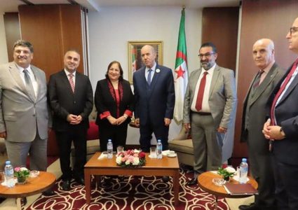 وزيرة الصحة تبحث مع نظيرها الجزائري تعزيز التعاون بين البلدين