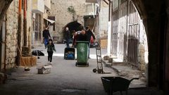 بمشاركة فريق من النجاح : يوم تطوعي لتنظيف البلدة القديمة في نابلس