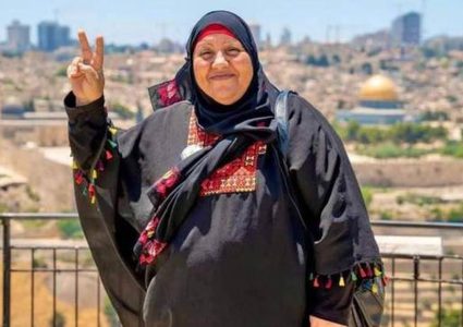 سلطات الاحتلال تبعد ناشطة مقدسية عن الأقصى