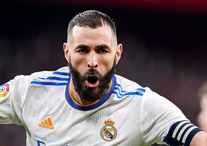 بنزيما يقلد رونالدو قبل الكلاسيكو