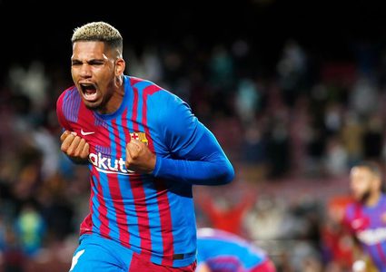 لاعب برشلونة مهدد بالغياب عن كلاسيكو الكأس