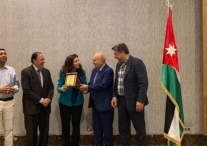 طلبة الدراسات العليا من قسم الكيمياء يشاركون في ورشة عمل دولية في الأردن