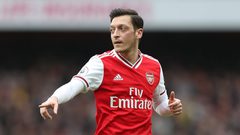 أوزيل يعلن اعتزال كرة القدم