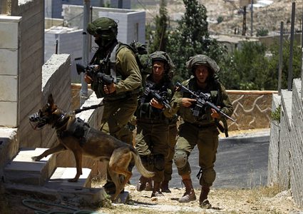 حملة مداهمات واعتقالات في الضفة والقدس طالت 28 مواطناً