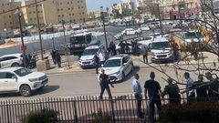 اللد: تواجد مكثف للشرطة قرب السوق البلدي كجزء من سياسة التضييق