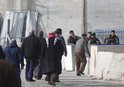 الاحتلال يقيّد وصول المصلين من الضفة إلى  المسجد الأقصى