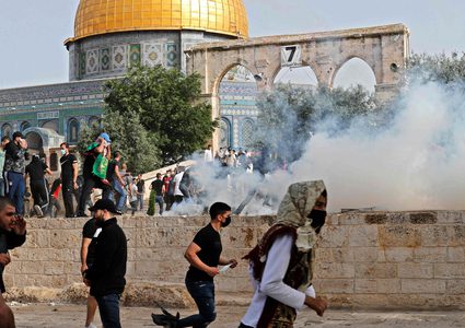 الاحتلال يقتحم باحات المسجد الأقصى