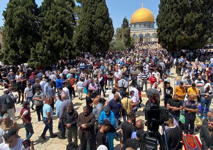 100 ألف يؤدون الجمعة الأولى من رمضان في الأقصى