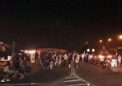 مستوطنون يغلقون مفرق المالح في الأغوار الشمالية