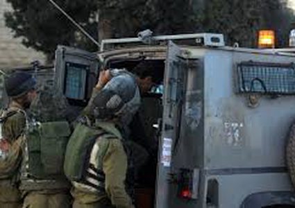 الاحتلال يعتقل عددا من الشبان خلال مواجهات ببلدة الطور في القدس المحتلة