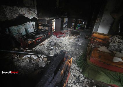 عصابات المستوطنين تضرم نيران الحقد بمنزل عائلة فلسطينية في سنجل شمالي رام الله