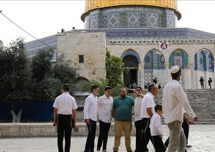 عشرات المستوطنين يقتحمون المسجد الأقصى