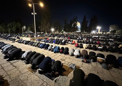 صلاة التراويح في اليوم الخامس من رمضان بالمسجد الأقصى المبارك