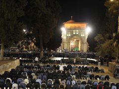 صلاة التراويح في اليوم الخامس رمضان بالمسجد الأقصى المبارك
