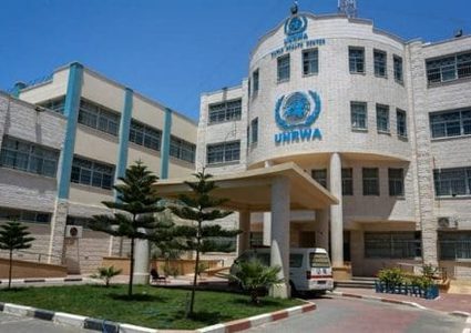 شؤون اللاجئين بالشعبية تدعم خطوات "العصيان" لاتحاد موظفي الوكالة