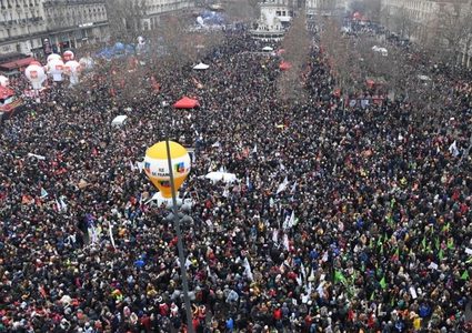 حكومة فرنسا ترفض مطالب النقابات بإعادة النظر في مشروع قانون التقاعد
