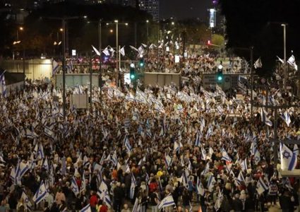 نجل نتنياهو يصرح : وزارة الخارجية الأمريكية تموّل الاحتجاجات