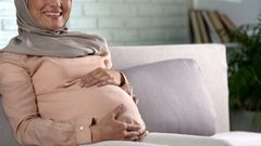 حكم صيام المرأة الحامل في شهر رمضان