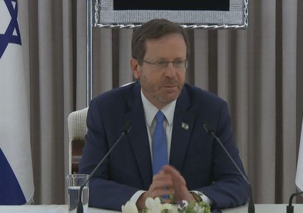 هرتسوغ يواصل مفاوضاته مع الأحزاب الإسرائيلية بشأن "الإصلاحات"