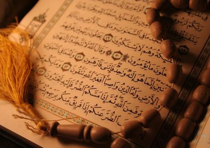 14 مكافأة لمن يتلوه .. فضل قراءة القرآن في رمضان