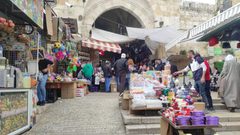 أجواء أسواق القدس القديمة في شهر رمضان المبارك.