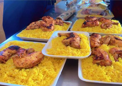 أثناء تجهيز وجبة الإفطار من تكية بيتا الخيرية.