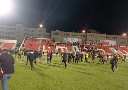 إصابات بالاختناق في اعتداء للاحتلال على استاد الشهيد فيصل الحسيني