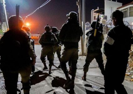 الاحتلال يعتقل ثلاثة شبان من قرية يتما جنوب نابلس