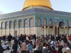 أجواء إفطار الصائمين في باحات المسجد الأقصى في الجمعة الثانية من شهر رمضان.