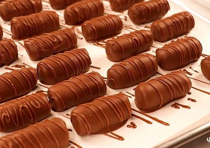 "حلى صيامك"طريقة عمل أصابع اللوتس بالشوكولاتة بمذاق غني