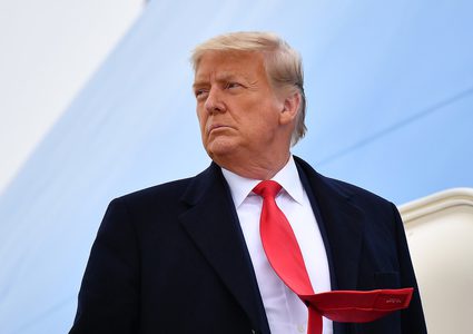 محامي ترامب: الرئيس السابق لن يتم تقييد يديه عندما يسلم نفسه