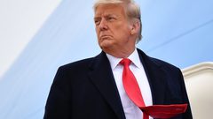 محامي ترامب: الرئيس السابق لن يتم تقييد يديه عندما يسلم نفسه