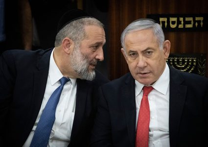 صحيفة عبرية: خلاف بين نتنياهو ودرعي قد ينتهي بتفكيك الحكومة