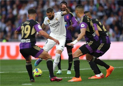 بنزيما يتوهج في اجتياح بلد الوليد بسداسية